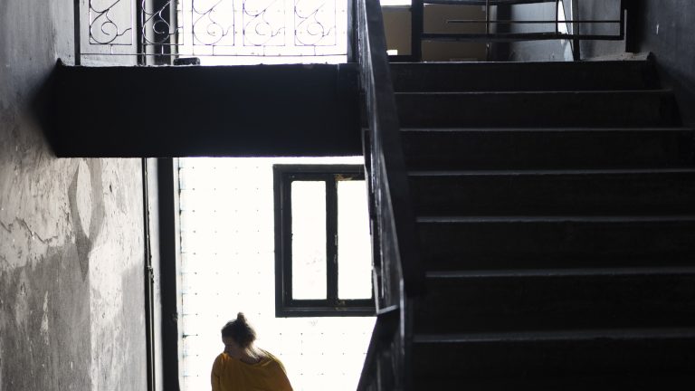 Rénovation industrielle : 4 éléments à ne pas négliger pour une mise aux normes